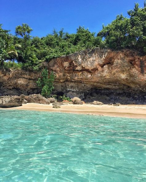 🇵🇷Playa Bena Blanca, Aguadilla, Puerto Rico🇵🇷 Insta📸: @xmv_pr Aguadilla Puerto Rico, Puerto Rico Travel, Puerto Rico Island, Puerto Rico Beaches, Puerto Rico Trip, Puerto Rico Vacation, Puerto Rico History, Puerto Rican Pride, Puerto Rican Culture