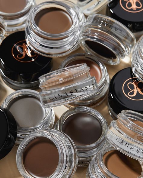 Anastasia Beverly Hills’s Instagram profile post: “UPDATE: Congratulations to @hairby.leighton - our GIVEAWAY winner!🏆 Who doesn't love a 🤯 GIVEAWAY DAY?! 🤯 This is for all the original…” Anastasia Beverly Hills Pomade, Anastasia Dipbrow Pomade, Anastasia Dip Brow, Anastasia Beverly Hills Dipbrow, Color Correcting Concealer, Holiday Lip, Shimmer Body Oil, Dipbrow Pomade, Highlighter Set