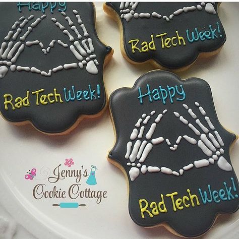 X Ray Cookies Decorated, Rad Tech Cookies, Radiology Cookies Decorated, Xray Cookies, Frosting Cookies, Medical Cake, Mri Tech, Royal Frosting, Cookie Cottage