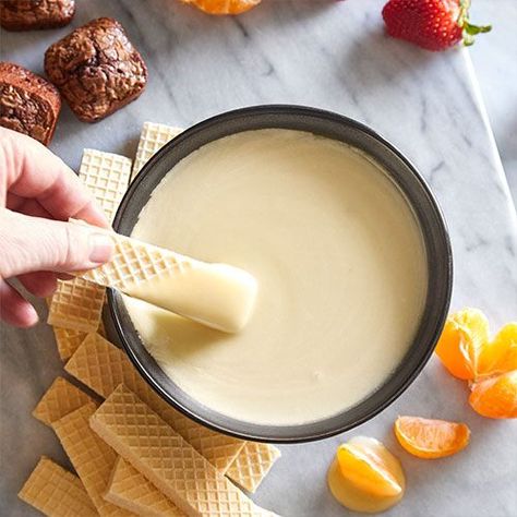 White Chocolate Sauce - The Pampered Chef® Fondue Chocolate, Chocolate Sauce Recipes, Chocolate Dipping Sauce, White Chocolate Sauce, Chocolate Chip Brownies, Pampered Chef Recipes, The Pampered Chef, Blender Recipes, Chocolate Sauce