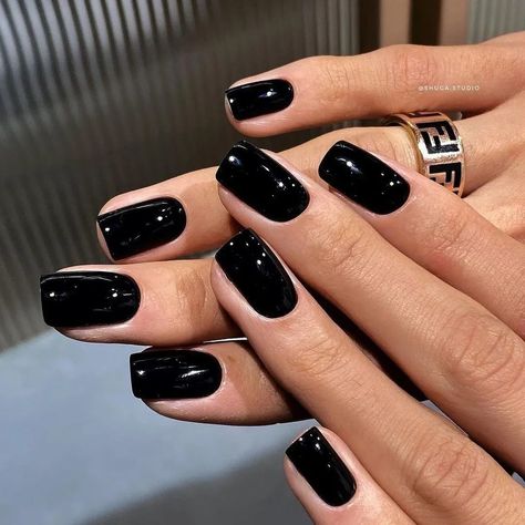 #Beauty #BlackNail #blacknails #Nail #ShortBlackNail #ShortBlackNailDesigns #ShortBlackNailIdeas #ShortBlackNails #Valentine'sDayNailDesignsPosted by Zoe Scott: Welcome to the exciting world of short black nail designs—a space where elegance meets edginess. This guide is your passport to exploring the versatil... Early Fall Nails, Gel French Manicure, Kutek Disney, French Manicure Nails, Nagel Tips, Smink Inspiration, Makijaż Smokey Eye, Black Nail Polish, Her Nails