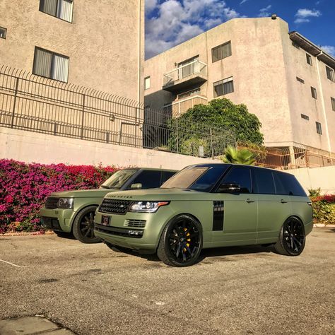 Range rover army green Green Range Rover, Range Rover Aesthetic, Rover Aesthetic, Luxury Range Rover, Rolls Royce Dawn, Range Rovers, International Scout, Range Rover Classic, Matte Green