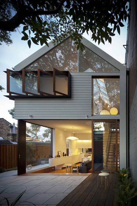 Elliott Ripper House is the addition and expansion of a two story contemporary home in Rozelle, Sydney, Australia, designed by Christopher Polly Architect. Design Exterior, Design Del Prodotto, Style At Home, Residential Architecture, Large Windows, Home Fashion, Container House, House Inspiration, Interior Architecture Design