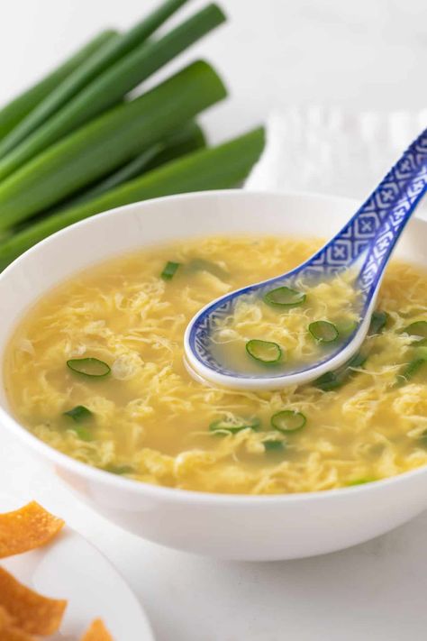 This simple and easy egg drop soup tastes just like your favorite Chinese takeout and is prepared in just 15 minutes! Egg Flower Soup Recipe, Easy Egg Drop Soup Recipe, Chinese Egg Drop Soup, Egg Soup Recipe, Easy Egg Drop Soup, Homemade Egg Drop Soup, Egg Drop Soup Recipe, Chinese Egg, Homemade Chicken Stock