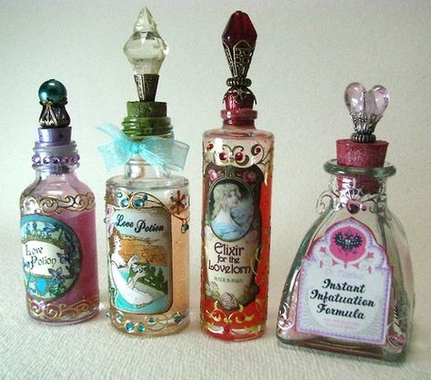 i wanna start putting my shampoo and stuff in bottles labeled like this Diy Potions, Love Potion Number 9, Tattoo Elements, Halloween Flash, Magic Bottles, Potion Bottles, Miniature Bottles, Antique Perfume Bottles, Vintage Packaging