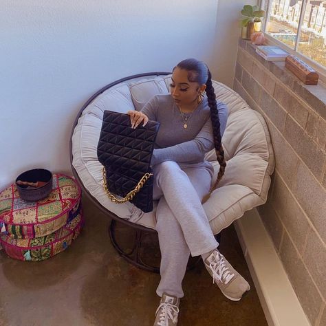 Anaya Ivy on Instagram: “Laid back but always in my bag 💅🏽 Outfit & bag @zara Acessories @nayavista Sneakers @newbalance” Anaya Ivy, Bag Zara, Bag Outfit, In My Bag, My Bag, Hanging Chair, Ivy, Zara, Sneakers