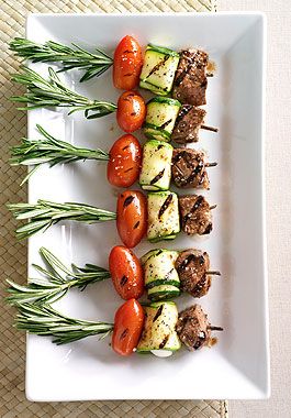 Mediterranean Lamb or chicken Skewers--Talked to Teri about doing this as the meat butlered option (they will eat these while we take photos) Mediterranean Lamb, Lamb Skewers, Meat Skewers, Skewer Recipes, Snacks Für Party, Kebabs, Food Presentation, Healthy Chicken Recipes, Wedding Food