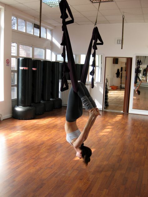 aerial yoga Ariel Yoga, Flying Yoga, Yoga Trapeze, Air Yoga, Aerial Yoga Poses, Weight Gain Workout, Yoga Hammock, Aerial Fitness, Yoga Aesthetic