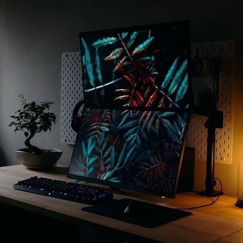 Stacked Monitor Gaming Setup, Pegboard Keyboard, Monitors Setup, Setups Gaming, Minimalist Workspace, Workspace Setup, Pc Room, Masculine Interior Design, Moody Office