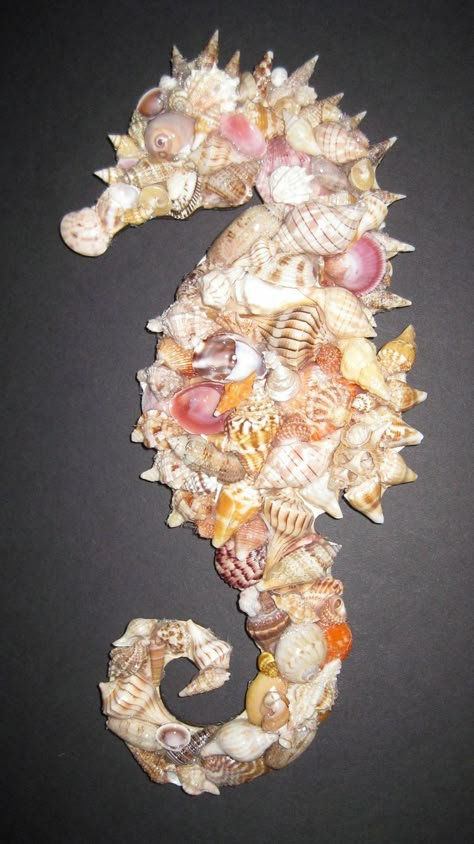 Seashell Seahorse Diy, Seashell Display Ideas, Seashell Seahorse, Seahorse Crafts, Shell Seahorse, Steampunk Mixed Media Art, Seahorse Wall Art, Seashell Artwork, Beach Crafts Diy