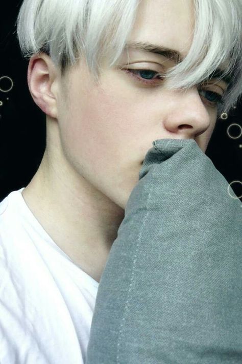 i need to know who this is??? does he have instagram??? Beautiful Tumblr, Hair Silver, Men Faces, Aesthetic People, Poses References, Male Face, Infp, Silver Hair, Drawing People