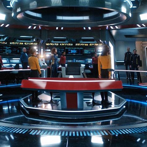 That redesigned Enterprise bridge has got me feeling all weak in the knees. The seductive beast strikes again. #StarTrekDiscovery #StarTrek Uss Discovery, Star Trek Convention, Milkyway Galaxy, Uss Enterprise Ncc 1701, Ncc 1701, Star Trek 1, Movies Characters, Warp Speed, Star Trek Online