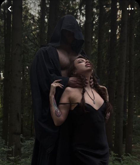 Dark Romance Photoshoot, Witchy Couple Photoshoot, Couple Spicy Pose Ideas, Jocelyn Aesthetic, Spicy Couples Photoshoot Ideas, Demon Photoshoot, King Belial, Ghostface Photoshoot, Goth Couple Aesthetic