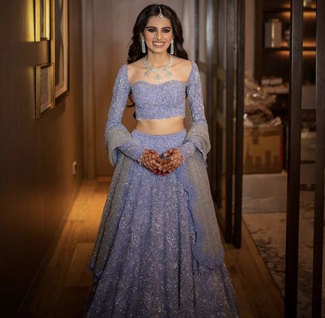 Presenting you latest wedding outfits for brides from Designer Kresha Bajaj. from kresha bajaj's lehengas to kresha bajaj's sarees, we have got amazing variety for all. #shaadisaga #indianwedding #kreshabajajgowns #kreshabajajembroidery #kreshabajajblouses #kreshabajajlehengaembroidery #kreshabajajwedding #kreshabajajlehengablue #kreshabajajlehengapink #kreshabajajlehengared #sangeetlehengaforbride #sangeetlehengabridal #sangeetlehengared #sangeetlehengablue #sangeetlehengapink #sangeetlehengas Lehengas For Engagement, Reception Lehenga Bridal, Kresha Bajaj, Patiyala Dress, Shadi Dresses, Latest Bridal Lehenga, Reception Lehenga, Lehenga Designs Simple, Pakistani Wedding Outfits