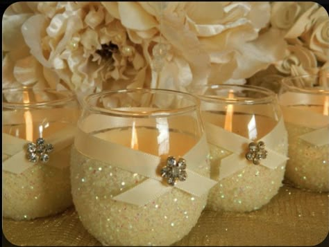 Glitter Candle Holders Diy, Dollar Store Candle Holder, Glitter Candle Holders, Diy Glitter Candles, Dollar Store Candles, Diy Wedding On A Budget, Decoration Evenementielle, Wedding Decorations On A Budget, Glitter Candles