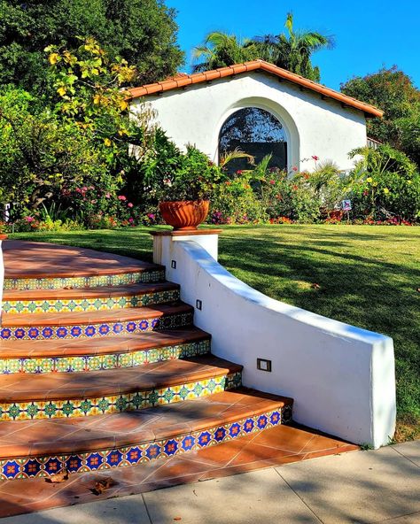 Tile Retaining Wall, Spanish Tile, Spanish Revival, Spanish Colonial, Retaining Wall, Outdoor Life, Italian Style, House Exterior, Lawn