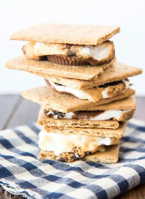 Cracker Chocolate, Peanut Butter Smores, Smore Recipes, Chocolate Marshmallow, Chocolate Graham Crackers, Lemon Meringue Pie, Peanut Butter Cup, Reeses Peanut Butter Cups, Reeses Peanut Butter