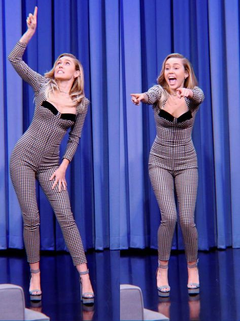 Miley Cyrus Jimmy Fallon, Miley Cyrus Dress, Miley Cyrus Outfit, Miley Cyrus Show, The Tonight Show, Outfits 2017, October 5, Famous Girls, Tonight Show