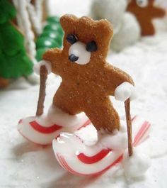 Homemade Gingerbread House, Christmas Cookies Kids, Gingerbread House Parties, Gingerbread House Designs, Gingerbread Party, Gingerbread Village, Gingerbread House Decorations, Candy House, Cute Ideas