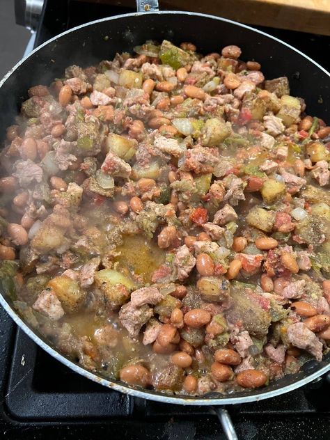 Colorado Hatch Green Chili With Pinto Beans - Easy DIY Recipes Chili With Pinto Beans, Green Chili Pork Stew, Pinto Bean Soup, Hatch Green Chili, Green Chili Pork, Green Chile Recipes, Green Chili Recipes, Pinto Bean Recipes, Green Chilis