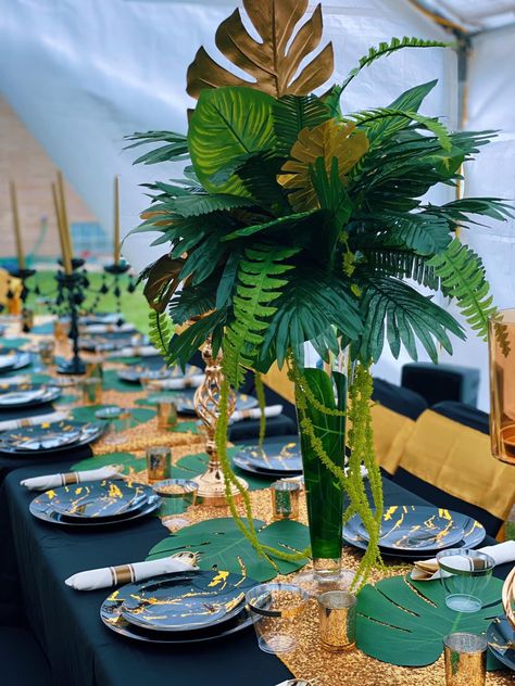 Africa Theme Party Centerpieces, African Theme Birthday Party Ideas, Safari Event Decor, African Safari Party Decorations, Carribean Decorations Party, Jungle Dinner Party, Carribean Party Decorations, Caribbean Theme Party Decorations, African Decorations Party