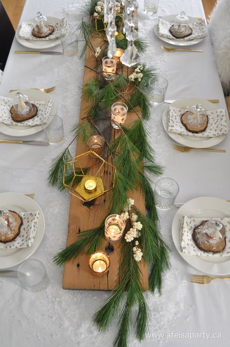 Wood Plank Table, Christmas Dining Table Decorations, Christmas Dining Room Table, Wood Box Wedding, Dining Table Decorations, Rustic Wood Crafts, Diy Snow, Holiday Tablescape, Plank Table