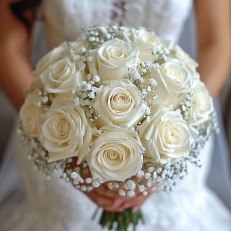 Classic Bride Bouquet, Classic Elegant Wedding Bouquet, Bidermajer Wedding Bouquets, Diy Wedding Tips, Wedding Tips And Tricks, Bride Bouquets White, Classic Bouquet, White Rose Wedding Bouquet, Elegant Wedding Bouquets