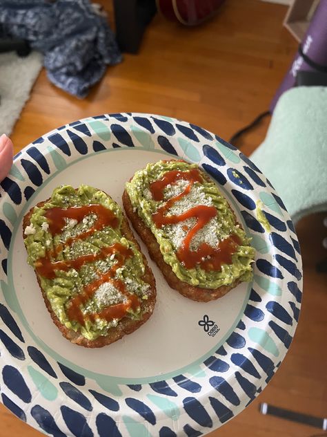 Avocado Hashbrown Toast, Avocado Hashbrown, Breakfast Hashbrowns, Egg Toast, Breakfast Foods, Avocado Toast, Breakfast Recipes, Avocado, Toast