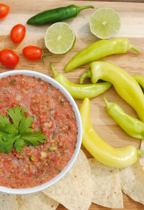 Easy Banana Pepper Salsa Banana Pepper Salsa, Fresh Banana Peppers, Banana Pepper Recipe, Garden Salsa Recipe, Recipes With Banana Peppers, Hot Banana Peppers, Hot Pepper Recipes, Pickled Banana Peppers, Pepper Salsa