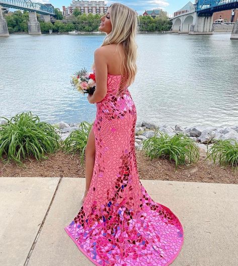 Bright Prom Dress, Prom Aesthetic, Mermaid Style Prom Dresses, Hot Pink Prom Dress, Neon Prom Dresses, Tight Prom Dresses, 2023 Prom, Prom Dresses 2023, Preppy Prom