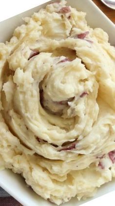 Restaurant-Style Garlic Mashed Potatoes Recipe Garlic Mashed Potatoes Recipe, Mashed Potatoes Recipe, Garlic Mashed Potatoes, Mashed Potato Recipes, Garlic Mashed, Potatoes Recipe, Veggie Dishes, Vegetable Dishes, Side Dish Recipes