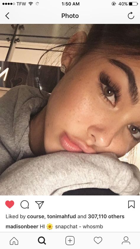 Kylie Jenner Lashes, How To Do Eyebrows, Beautiful Lashes, Perfect Eyebrows, Eyelash Curler, Madison Beer, Lash Extensions, Eyelash Extensions, Kylie Jenner