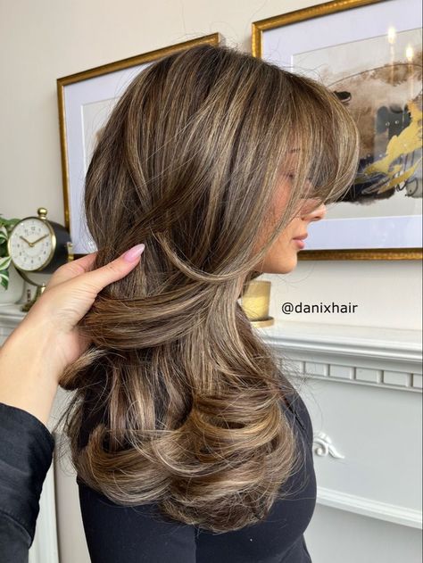 Hair Updos Easy, Updos Easy, Rambut Brunette, Brown Hair Looks, Hairstyles 2024, Brown Hair Inspo, Brunette Hair With Highlights, Brown Hair With Blonde Highlights, Brunette Balayage Hair