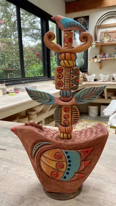 Jena Bedson on Instagram: “Another whimsical Winged Totem to add to the mix. I would love to have you join me for the second in the series of online prerecorded…” Jena Bedson, Pottery Totems, Totem Pole Art, Diy Totem, Totem Design, Clay Techniques, Pottery Lessons, Ceramic Art Sculpture, Garden Totems