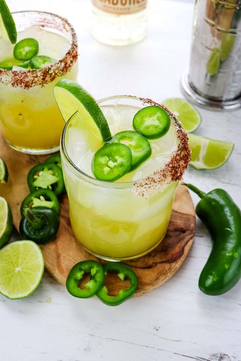 Spicy Jalapeno Margarita Recipe: Great for Cinco de Mayo! Spicy Jalapeno Margarita, Jalapeno Margarita Recipe, White Queso Dip, Blackberry Margarita, Easy Margarita Recipe, Healthy Breakfast Meal Prep, Easy Margarita, Jalapeno Margarita, Spicy Margarita