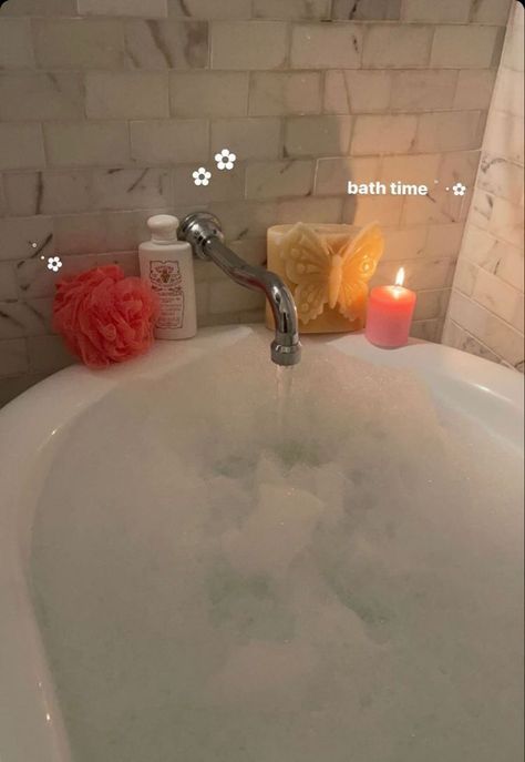 Bath Aesthetic, Healthy Lifestyle Inspiration, Bathroom Inspo, Dream Lifestyle, Bath Time, House Inspo, Corner Bathtub, Future House, Take Care Of Yourself