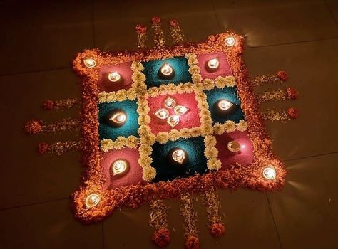 Rangoli And Flower Designs, Diwali Decorations Mandir, Flower Rangoli Aesthetic, दिवाली Decoration Ideas, Rangoli Designs For Festivals, Rangoli Designs Aesthetic Easy, Diwali Flowers Rangoli, Simple Rangoli With Flowers, Diwali Simple Decoration