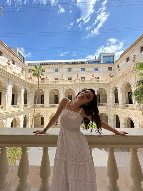 long floral white dentelle dress photo pose inspiration took in spain ( malaga ) 🌴 Pose Ideas In Long Dress, Poses On One Piece Dress Long, Photo Poses With Long Shrug, Poses For Floral Dresses, Long Floral Dress Poses, Long Dress Poses Instagram, White Dress Outfit, Insta Pictures, Floral Dresses Long