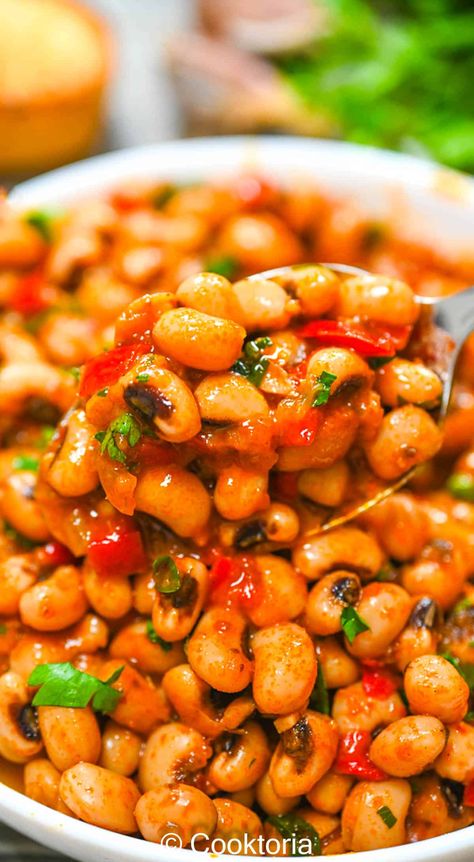 Try this Easy Black-Eyed-Peas Recipe that is made with simple ingredients and is sure to impress your family and friends. Black Eye Peas Recipes, Black Eyed Peas Recipe Vegetarian, Blackeyed Pea Recipes, Black Eye Peas, Vegetarian Bacon, Beans Soup, Blackeyed Peas, Black Eyed Peas Recipe, Vegetarian Stew