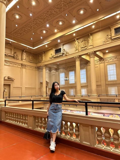 at National Museum of Fine Arts in the Philippines Museum Ootd Outfit, National Museum Philippines, Museum Philippines, National Museum Of The Philippines, Museum Pose, Philippines Outfit, Museum Ideas, Museum Outfit, Museum Photography