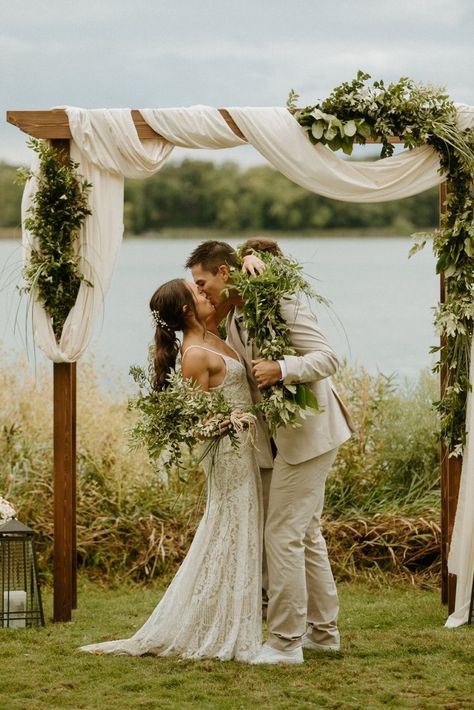 Backyard Lake Wedding Ceremony, Wedding Ceremony By Pond, Outdoor Wedding By Pond, Outdoor Spring Wedding Ideas Simple, Pond Ceremony Wedding, Small Lake Wedding Ceremony, Minimalistic Outdoor Wedding, Lake Wedding Arch, Dock Ceremony Wedding