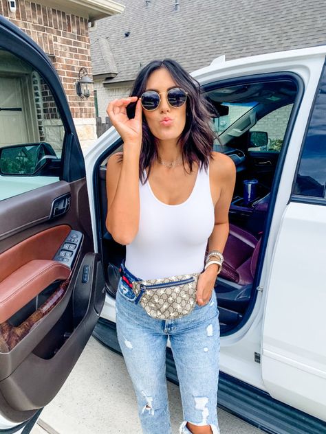 #fannypack #gucci #casualsummerlook #summeroutfit #casualoutfit #outfitinspo #luxurybag #guccibag #distressedjeans #plainwhitetop #stylethegirl Gucci Fannypack Outfit, Cute Fanny Pack Outfit, Gucci Waist Bag, Gucci Luxury Leather Belt Bag, Gucci Fanny Pack, Designer Fanny Pack, Gucci Bags, Statement Outfit, Winter Day