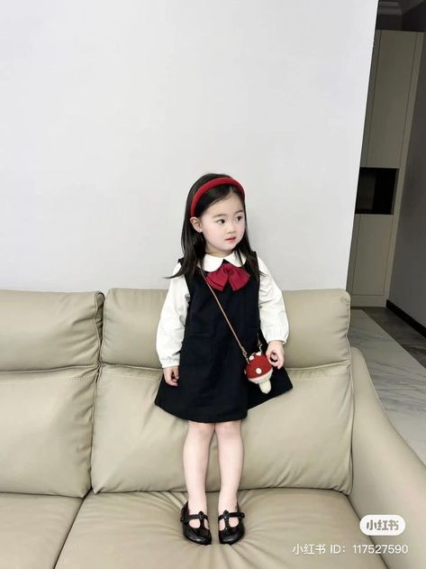 #kidswinterfashion #winterfashionforkids #kidswinterstyle #winteroutfitsforkids #kidscoldweatherfashion #winterfashiontrends #kidswinteraccessories #cozykidswinterfashion #winterfashioninspo #kidswinterootd #winterfashionideas #kidswinterwardrobe #trendykidsfashion #winterfashionforkids2021 #kidswinterfashionista Korean Baby Girl Outfit, Cute Girl Outfits Kids, Korean Baby Outfits, Cute Kid Outfit, Kids Clothes Ideas, Outfits For Girls Kids, Cute Children Outfits, Korean Kids Fashion