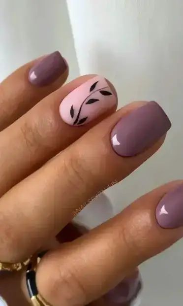 October Manicure Ideas, Simple Short Nails Fall, Fall Nails Inspo Short, Fall Nail Color Designs, Fall Purple Nails, Fall Nails Purple, Purple Fall Nails, Best Fall Nail Colors, Best Fall Nails