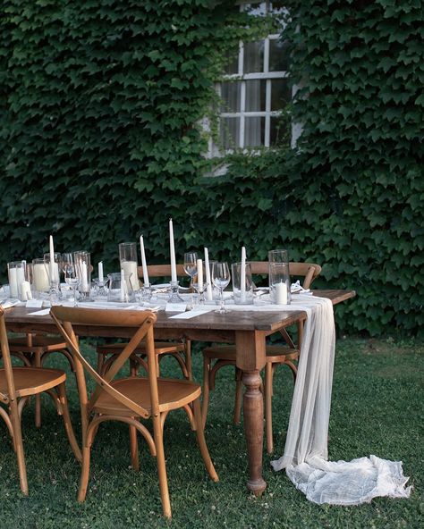 An intimate wedding on a grand scale. There was nothing small about Juliana and Alex' celebration with their closest loved ones. Absolutely adore how they set off the most gorgeous table setting against the backdrop of the majestic landscape and the wall covered in vines. Ivy means forever and we hope their love story will never have an ending. 📷 @marilialimaphotography (iphoto/film) #intimatewedding #weddingday #weddinginspiration #weddingphotography #outdoorwedding #gardenwedding #hudsonv... Garden Wedding, Intimate Wedding, Vines, Outdoor Wedding, Love Story, Wall Coverings, Table Settings, Wedding Inspiration, Wedding Day