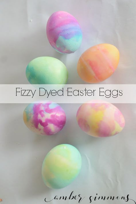 Tie Dye Easter Eggs, Dye Easter Eggs, Diy Easter Eggs, Egg Dye, Easter Egg Dye, Plastic Easter Eggs, Easter Egg Crafts, Egg Crafts, Coloring Easter Eggs