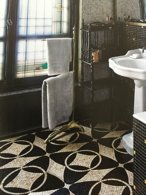 Black And White Mosaic Tile Floor, Cream Floor Tiles, Bathroom Cream, Black And White Flooring, White Flooring, Entryway Tile, Beautiful Flooring, Mosaic Bathroom, Mosaic Floor Tile