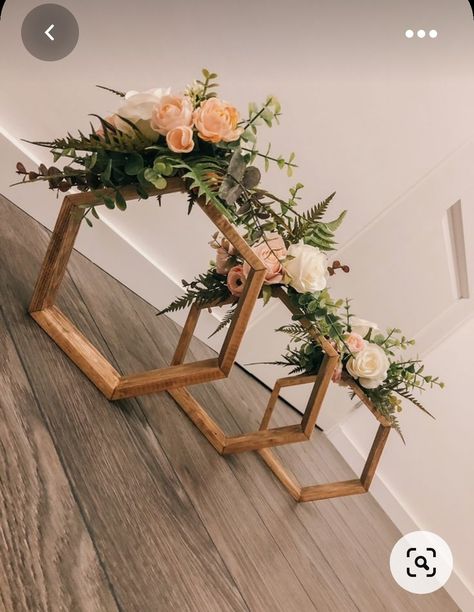 Hexagon Centerpiece, Table Centerpieces For Weddings, Wedding Terrarium, Centerpieces For Weddings, Terrarium Wedding, Hexagon Wedding, Wood Hexagon, Idee Babyshower, Deco Champetre