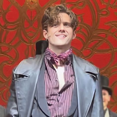 Moulin Rouge Cast, Moulin Rouge Musical, Aaron Tveit, Musical Plays, Theatre Kid, Les Miserables, Tom Hardy, Musical Theatre, Pretty Men