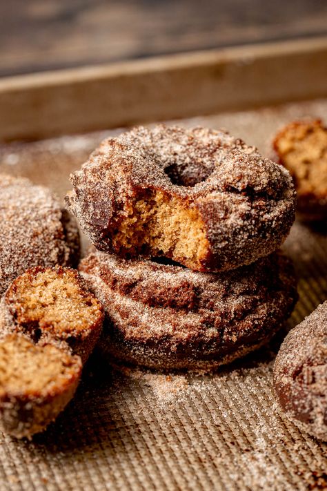 When you close your eyes and take a bite out of one of these old fashioned apple cider donuts, you’ll wake up wearing a cozy sweater, standing in the middle of an apple orchard, with golden leaves all around you. Yes, they’re that good. Made with an apple cider cake dough and covered in an apple cider glaze & cinnamon sugar coating, these donuts truly are the essence of fall! Apple Cider Cinnamon Donut Cake, Apple Cider Donut French Toast, Apple Orchard Donut Recipe, Apple Cider Doughnuts Baked, Apple Cider Food Recipes, Apple Cider Cake Donuts Recipe, Fall Baking Apple, Baked Apple Cider Donuts Recipe, Fall Pastries